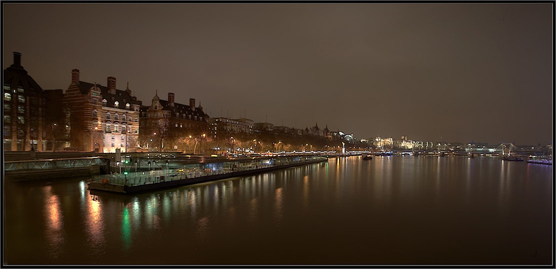 Night Thames .....