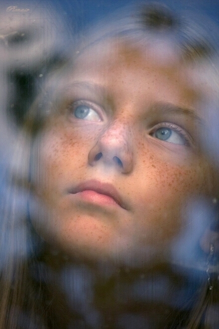 In ihren Augen Schmelzen Himmel