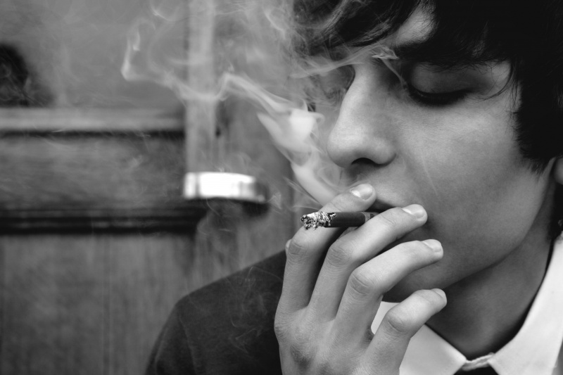 [blackly white life]