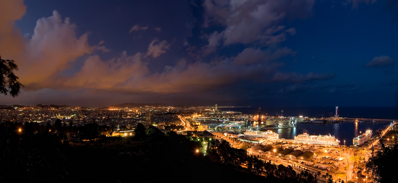 Panorama Nacht in Barcelona