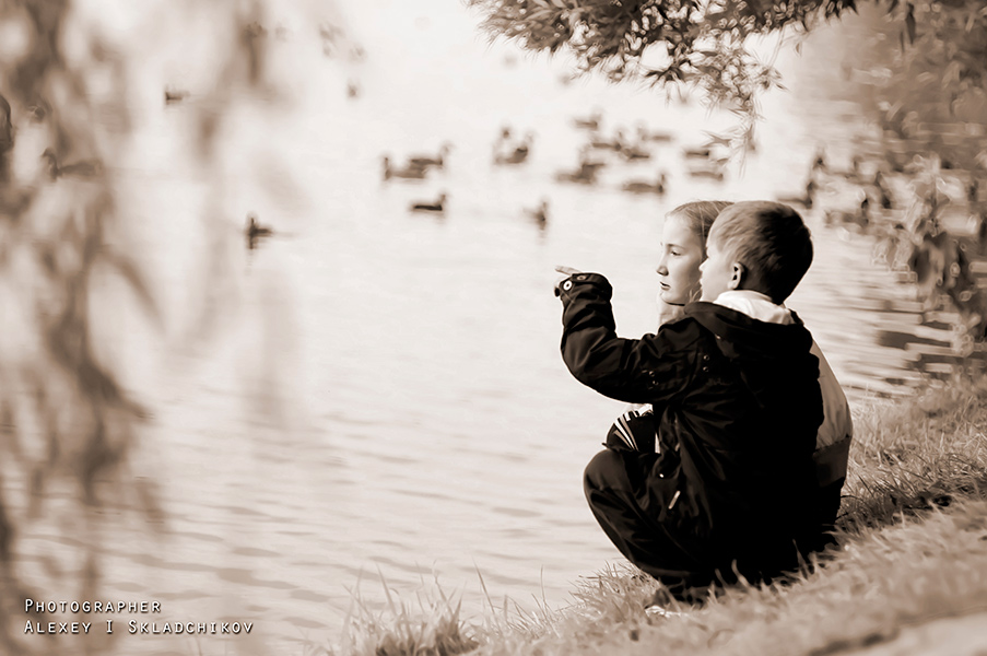 Ein Junge und ein Mädchen ...