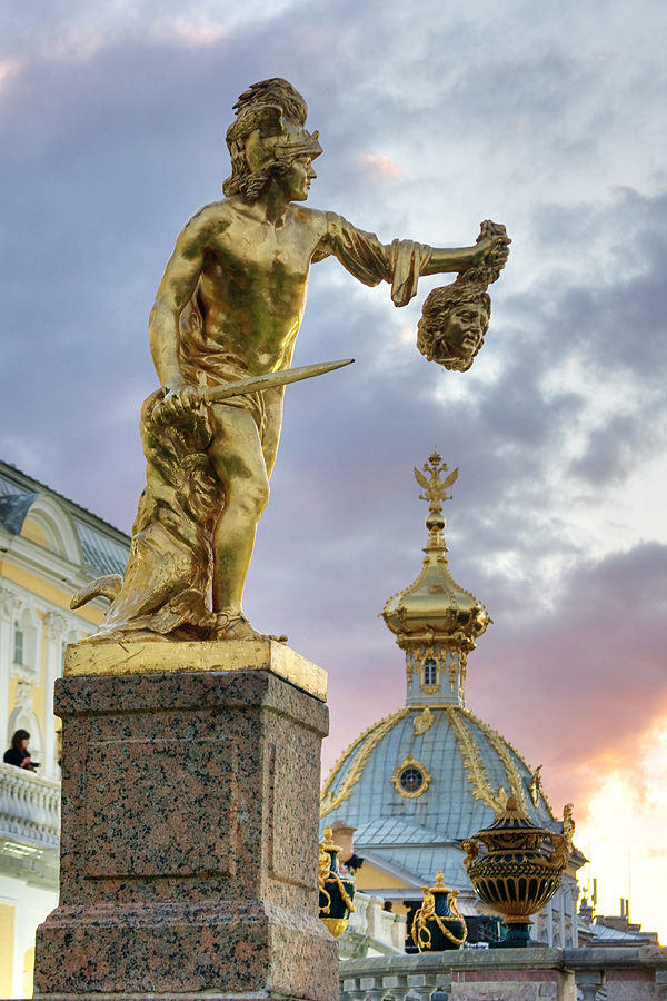 Peterhof Grand Cascade, Perseus mit dem Haupt der Gorgo Medusa
