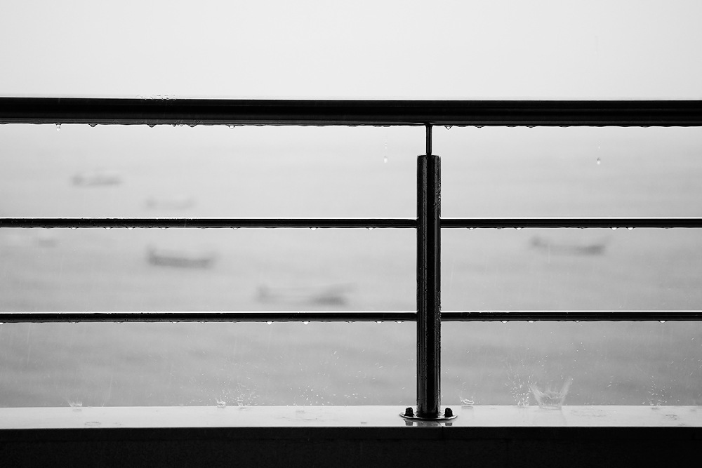 Über das Boot. Regen