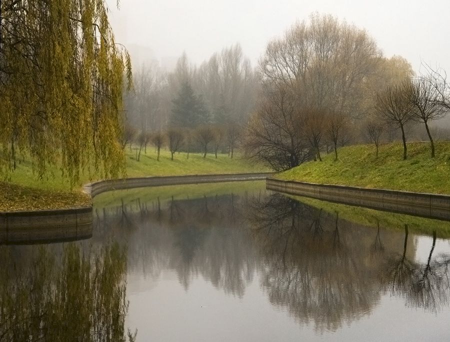 Geleitet von dem Sturz ...