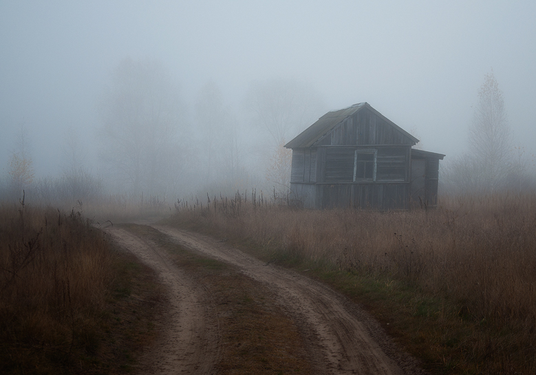 Cottage im Nebel
