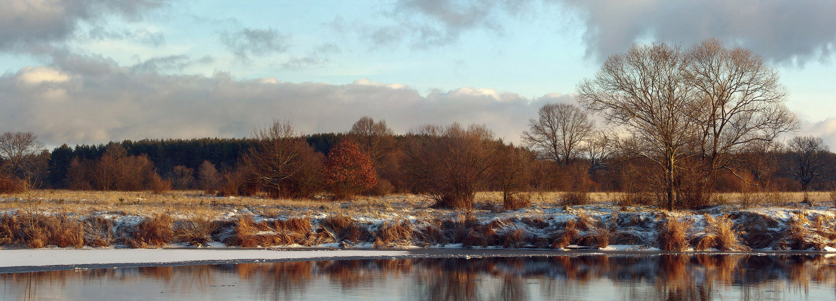 Winter Skizze eines Flusses