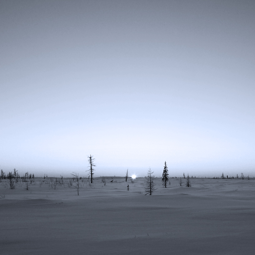 Tundra. Noon, er rasvet und-untergang.