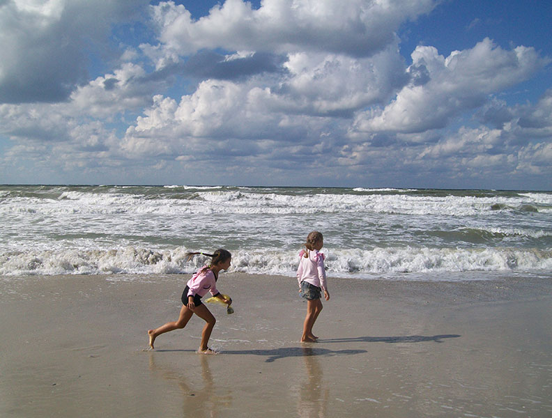 Mädchen und das Meer