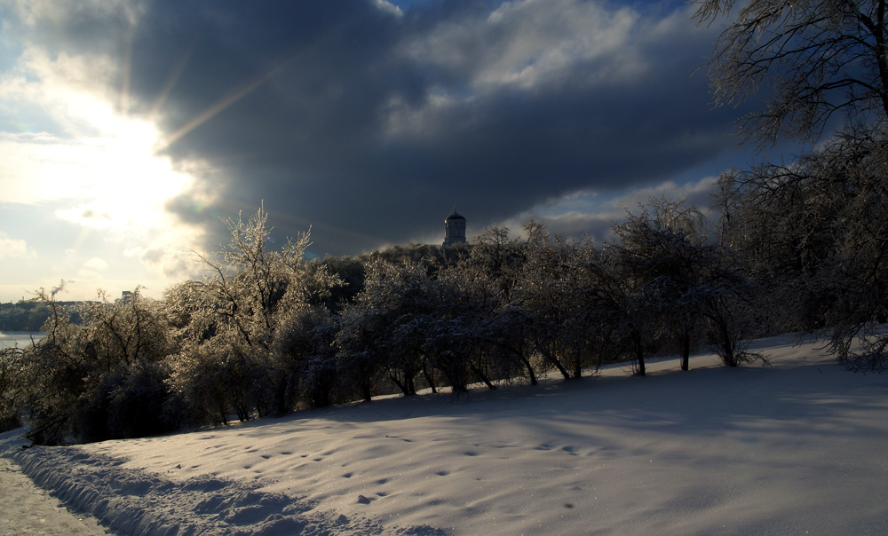 Blick auf die Kirche der Enthauptung Johannes des Täufers in Dyakova