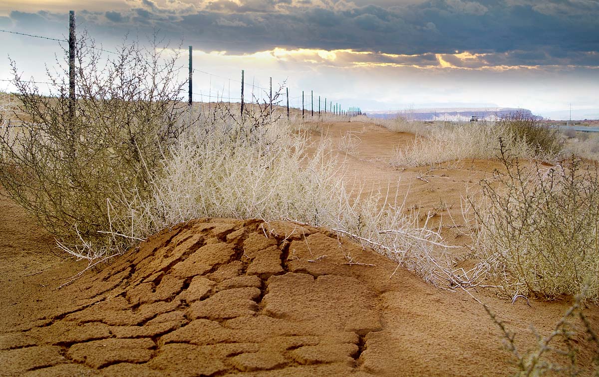 Hügel am Straßenrand