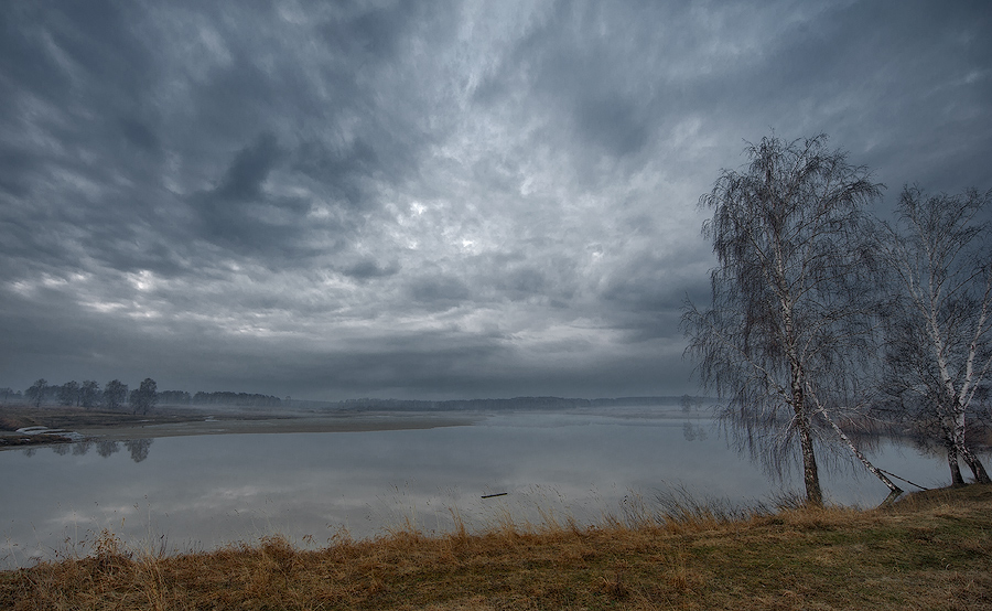 Im Nebel von einem kalten trüben Tag