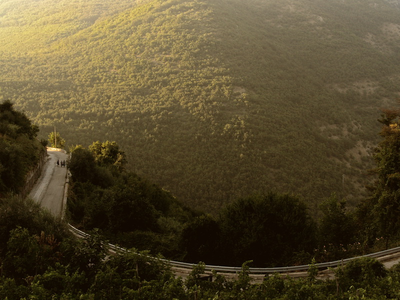Straße auf die Sonne.