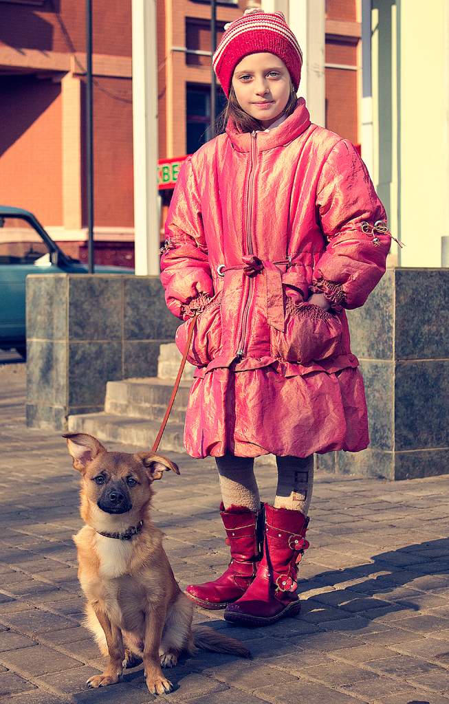 Mädchen mit Hund