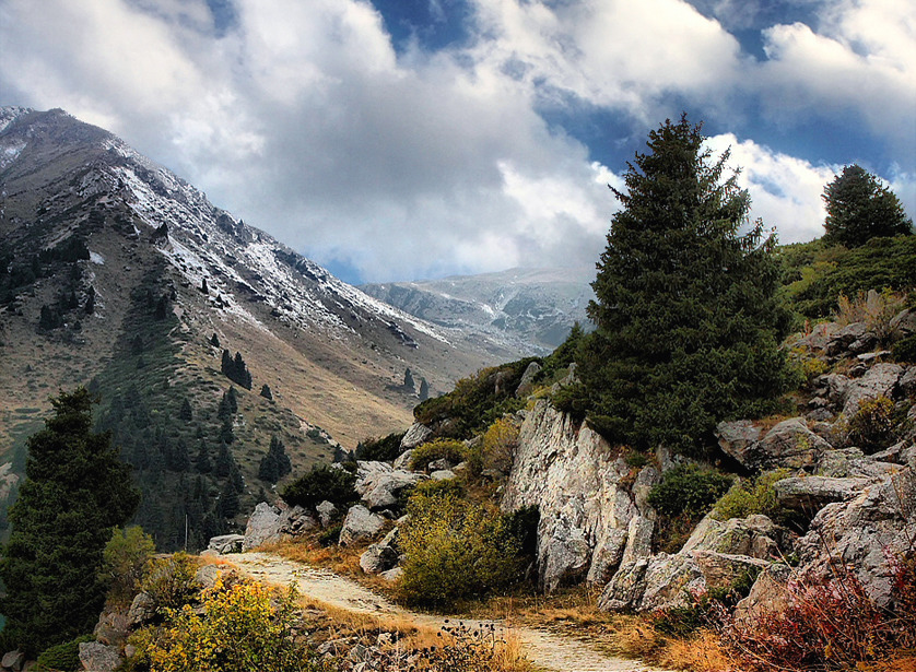 auf Bergpfaden Trans-Alatau
