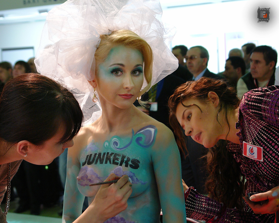 Hidozhniki und Leinwand