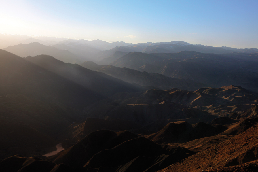 Sonnenaufgang in den Bergen.