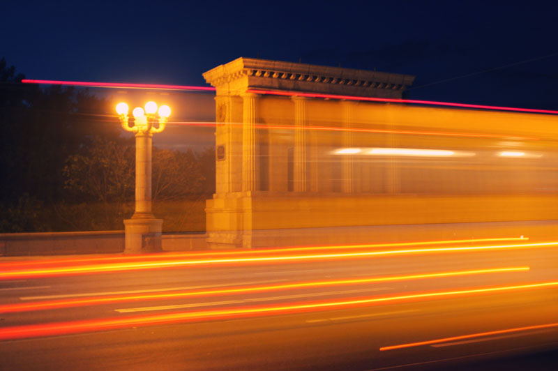 Durch das Licht aus.