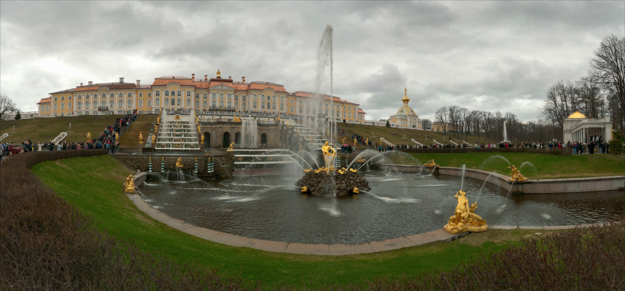 Petrodvorets. Celebration-Brunnen