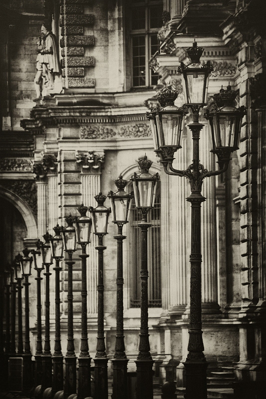 Rhythms of the Louvre ..