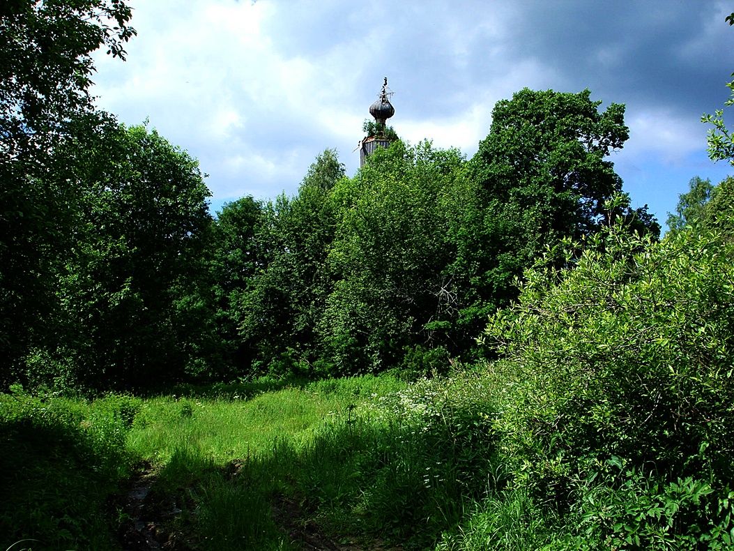 Der Weg zum Friedhof