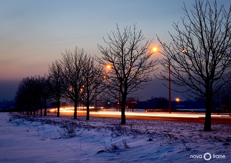 ... Und die Tage laufen, fliegen, die ...