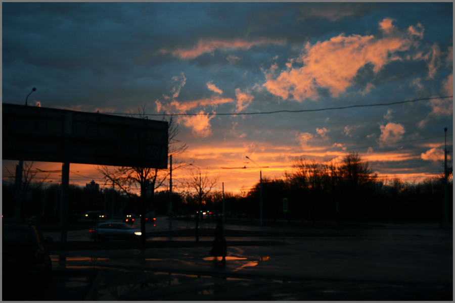 Sonnenuntergang auf dem Gebiet der Bangalore.