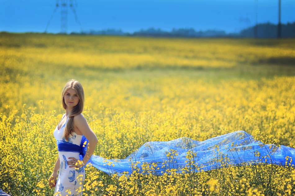 Das Mädchen mit den blauen Zug