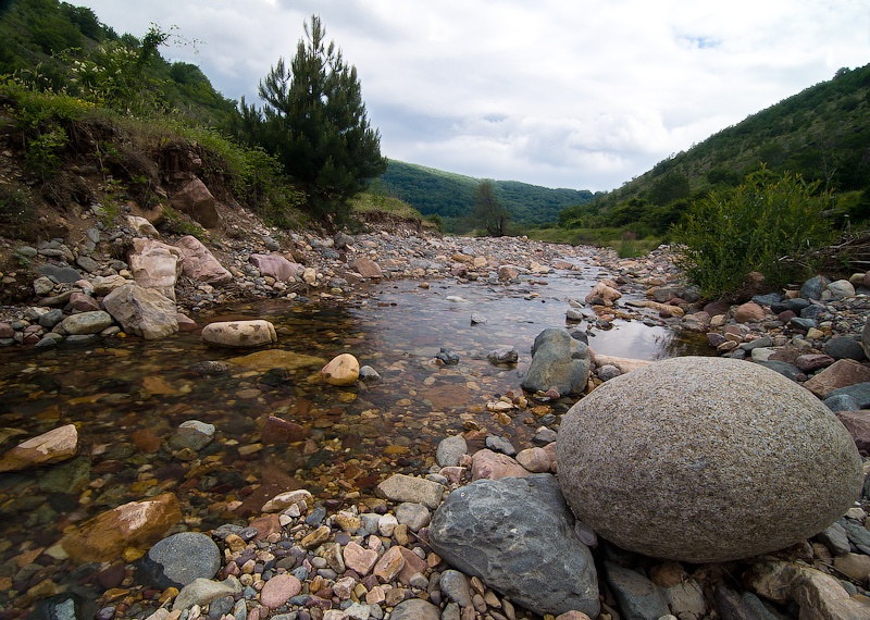 Struma Fluss verschwindet in den Boden