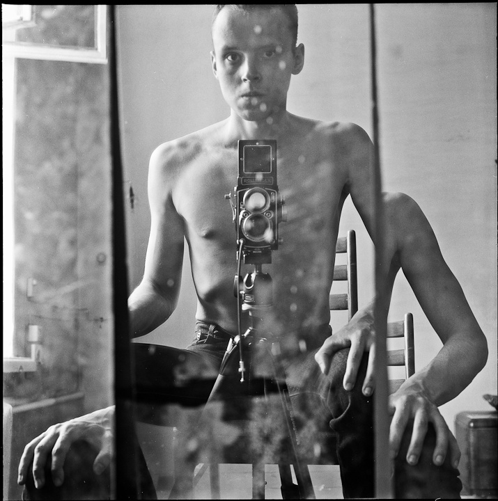 Sasha (self-portrait mit einer Kamera)