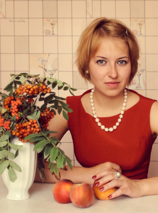 Mädchen mit Pfirsichen