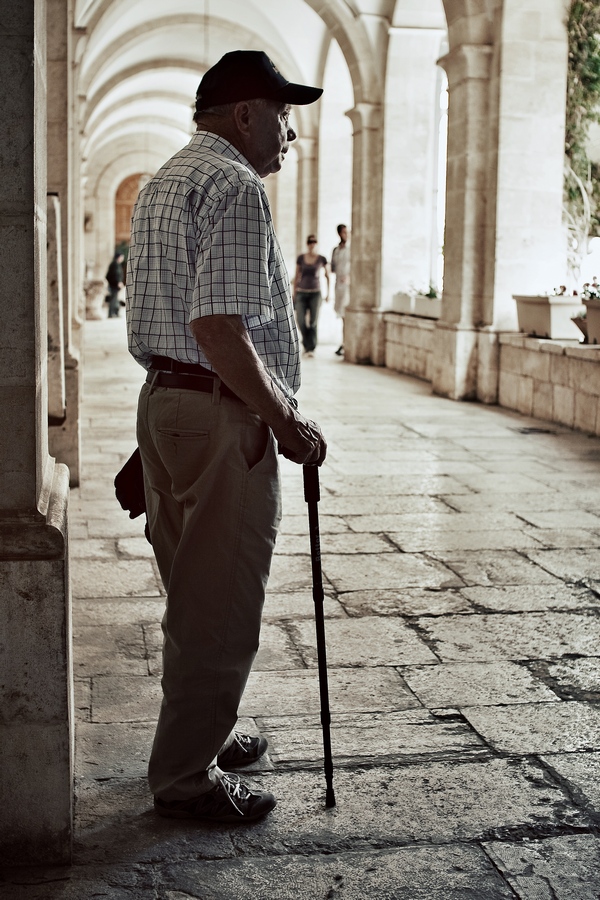 \'Ll im Schatten stehen