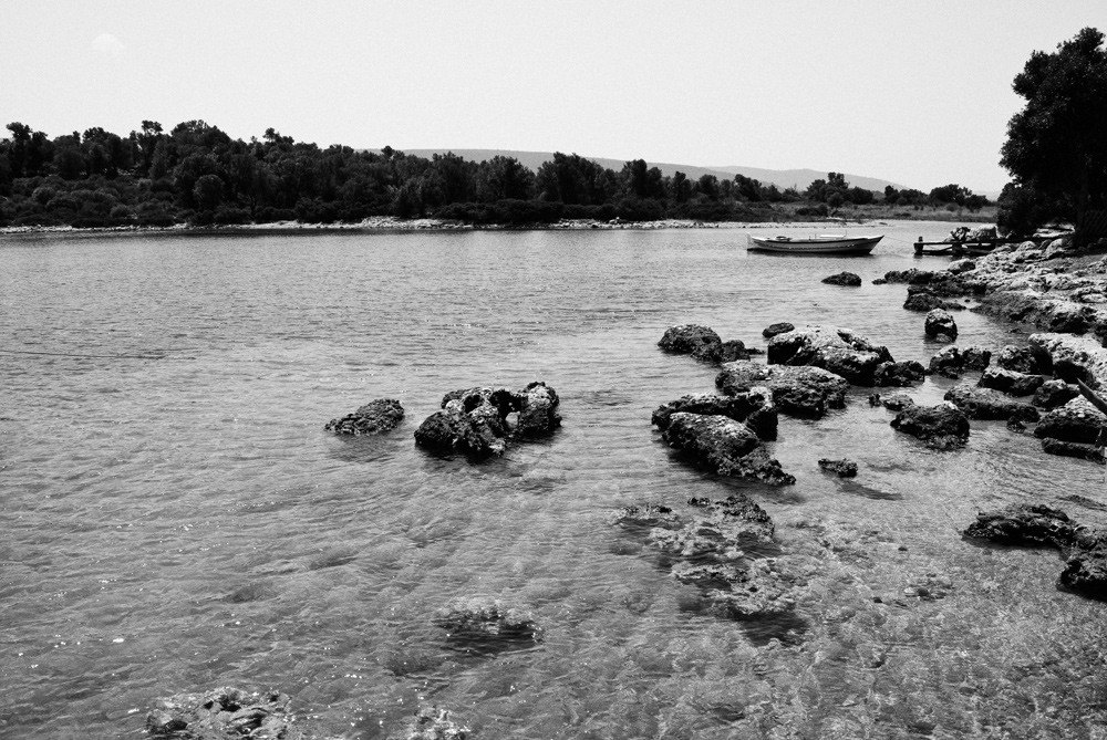 über die Steine \u200b\u200bauf dem Wasser