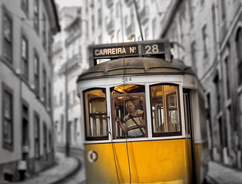 Senhor in the yellow tram