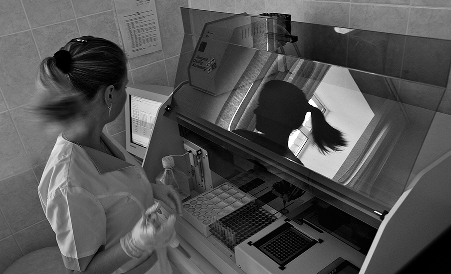 Über fliegen Schwanz.