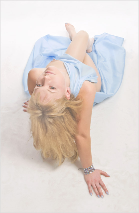 Portrait in High Taste 51 c (high-key portrait einer 51 p)