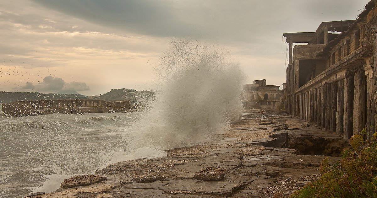 "Harsh Sturm, der die Segel schüttelt, indem die volle Kraft des himmlischen."