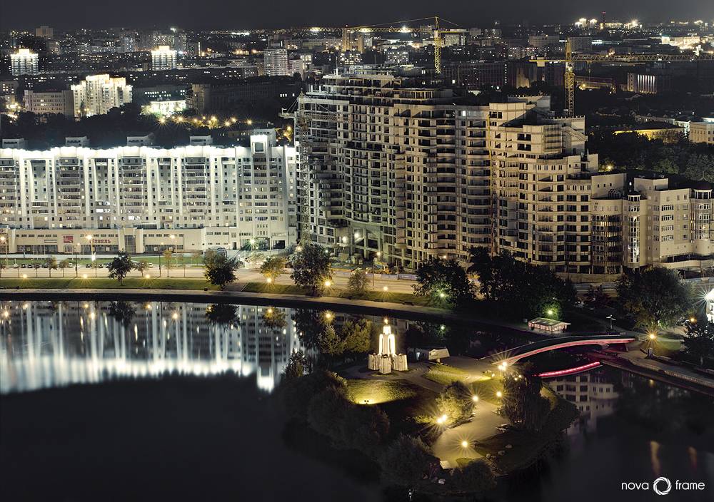 ... Sleep all die Häuser, Gärten fiel schlafend ...