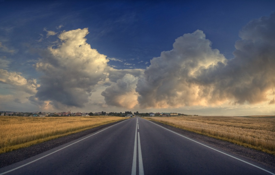 | Auf dem Weg mit den Wolken ... |