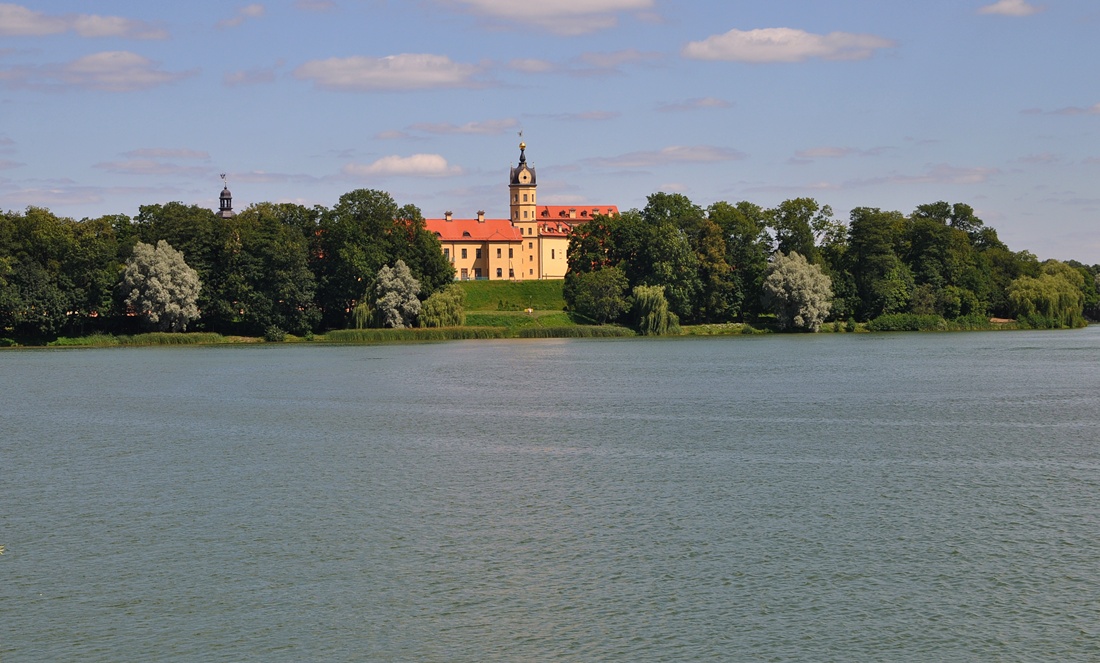 Pond, Schloss und Park