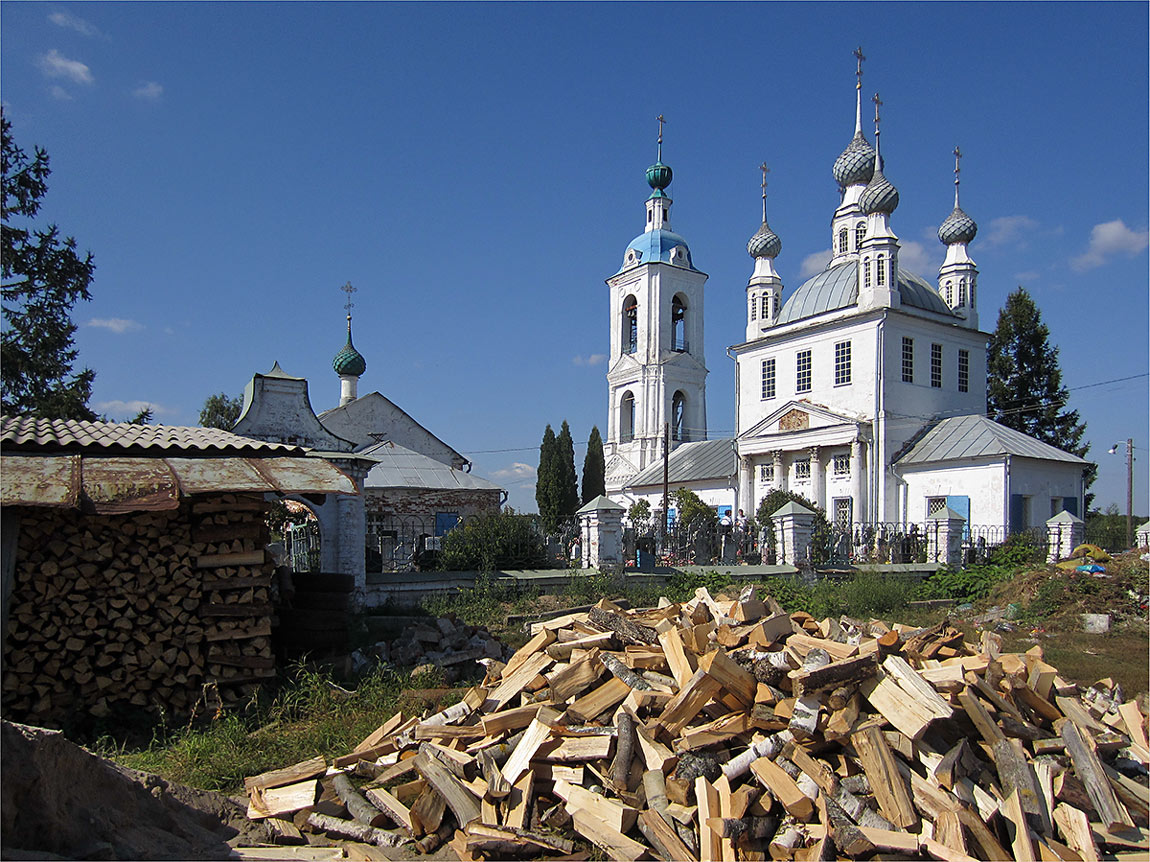 Brennholz für die zukünftige Verwendung.