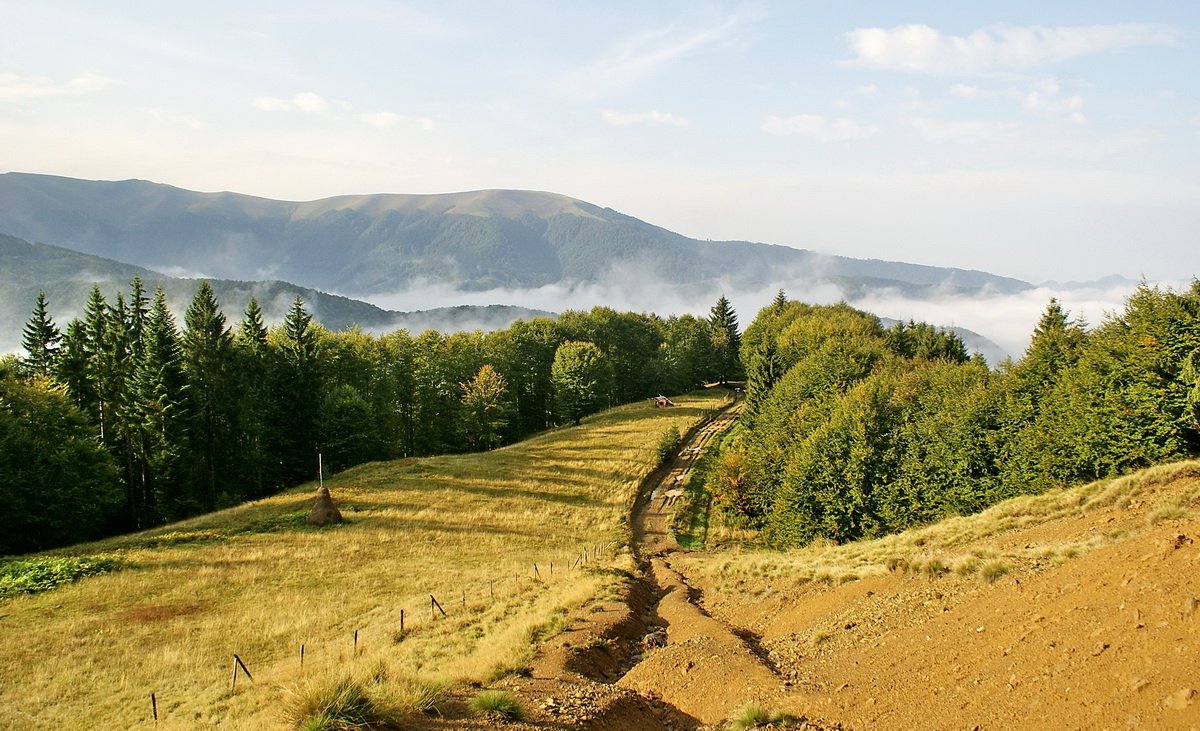 Ein klarer Morgen in den Bergen