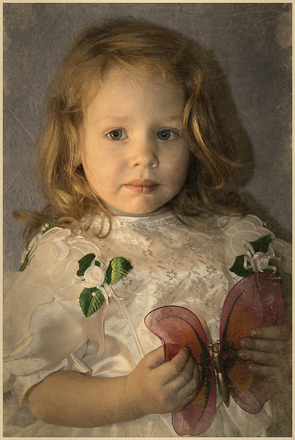 Mädchen mit Schmetterling