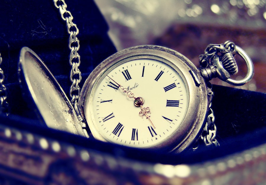 Miederwaren Uhr A. Mole 1825