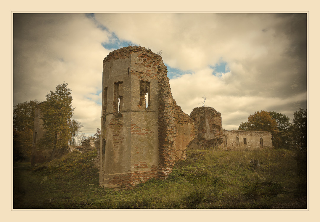 Die Türme des Schlosses Golshanskaya 2