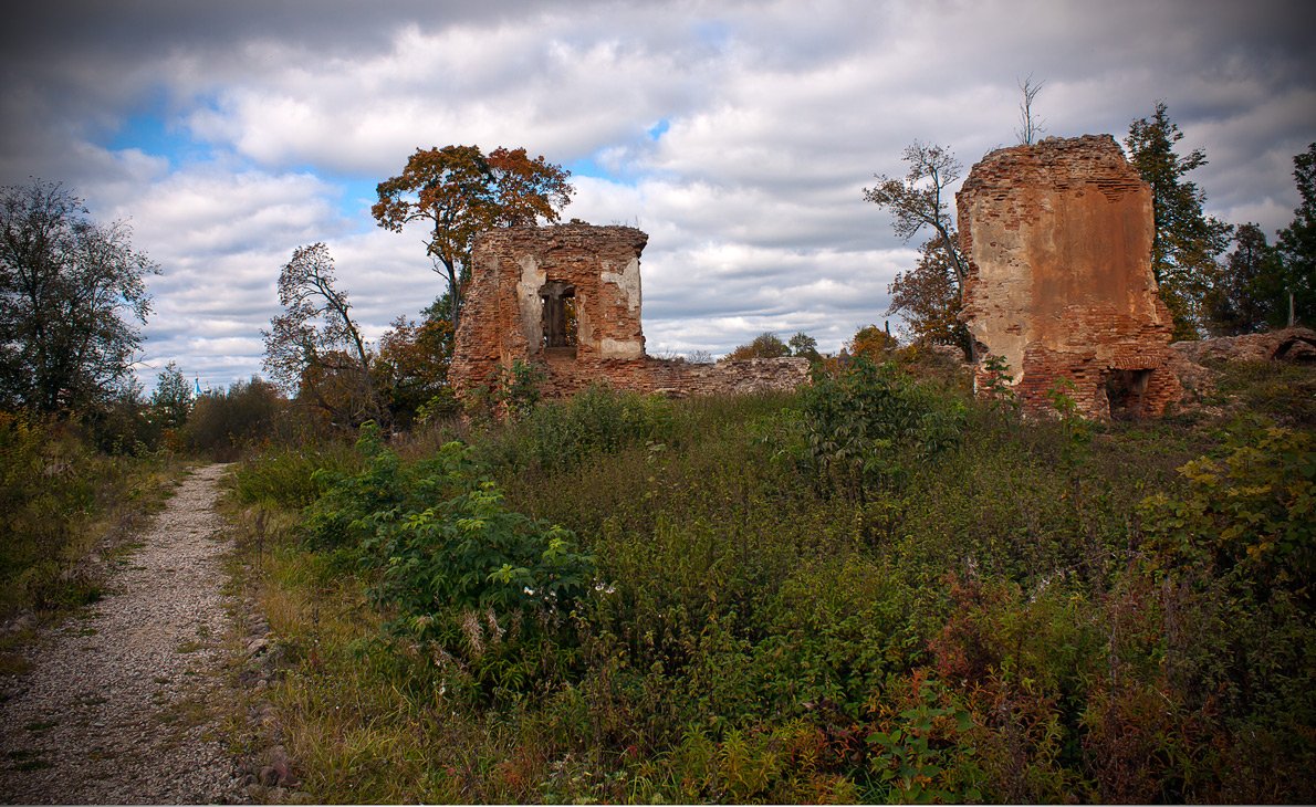 Autumn in Castle Golshanskaya