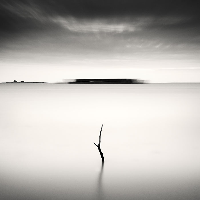 Am Horizont, Schiff fährt - das Gespenst des ...