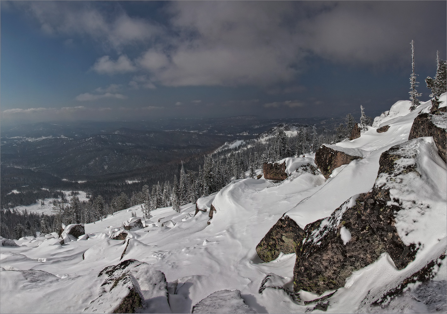 Die schwere Natur des Berges Yutoya