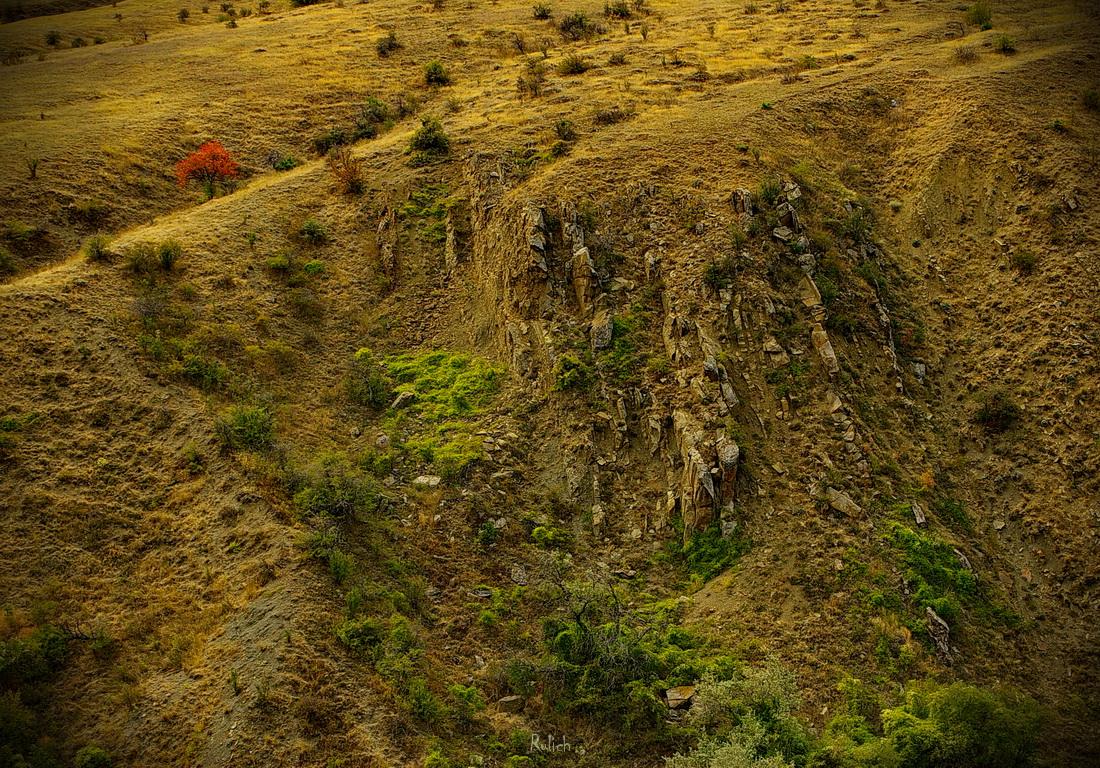 auf gegenüberliegenden Seiten