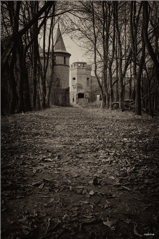 Earl Manor Hrapovitsky