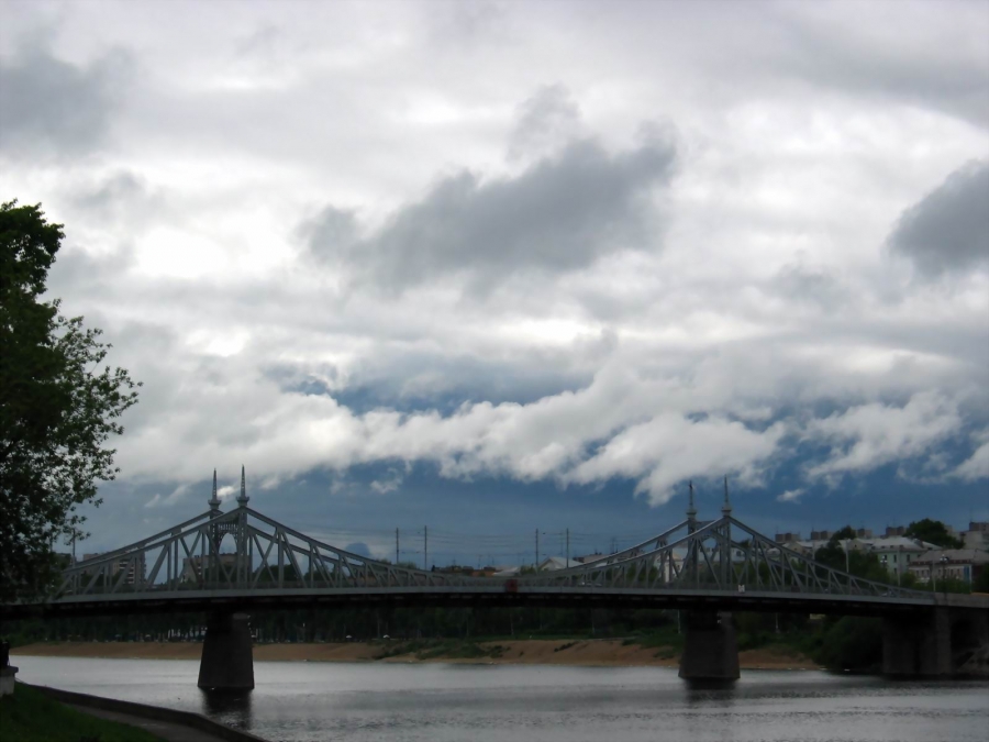 Der Himmel über der Twer